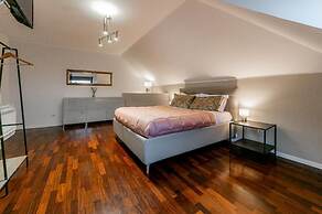 Elegant Penthouse - Metro Conca d'Oro