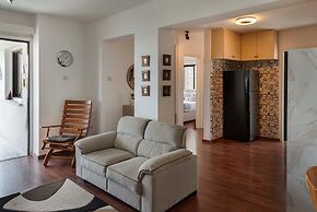 Kallisti Residence by Staycom