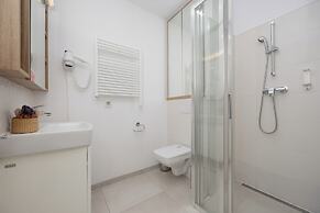 Wolska Studio Apartments by Solarento