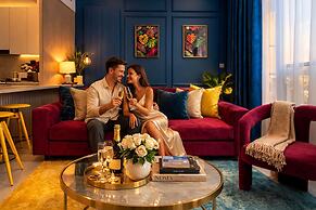Colorful Designer Retreat - Luxury