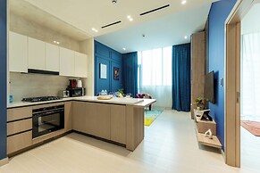 Colorful Designer Retreat - Luxury
