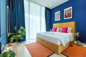 Colorful Designer Retreat - Luxury