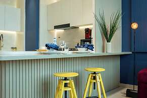 Colorful Designer Retreat - Luxury