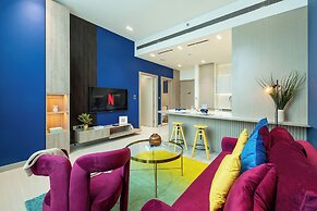 Colorful Designer Retreat - Luxury