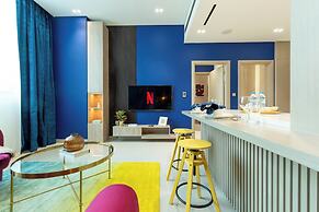 Colorful Designer Retreat - Luxury