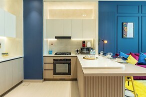 Colorful Designer Retreat - Luxury