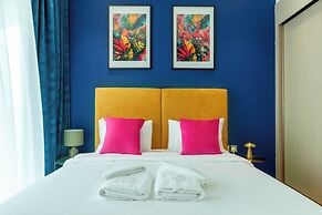 Colorful Designer Retreat - Luxury