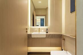 Colorful Designer Retreat - Luxury