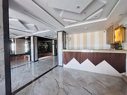 HOTEL PURVI BY VILAASITAA INDORE