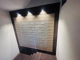HOTEL PURVI BY VILAASITAA INDORE