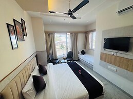HOTEL PURVI BY VILAASITAA INDORE