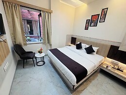 HOTEL PURVI BY VILAASITAA INDORE