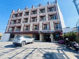 HOTEL PURVI BY VILAASITAA INDORE