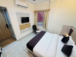 HOTEL PURVI BY VILAASITAA INDORE