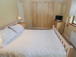 3 Riverside Lodge