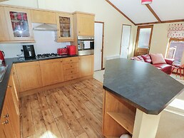 3 Riverside Lodge