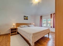 Mise Holiday Apartments