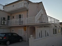Azure Hvar Residence