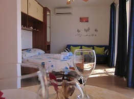 Azure Hvar Residence