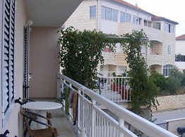 Azure Hvar Residence