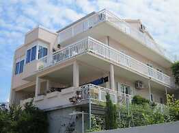 Azure Hvar Residence