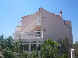Azure Hvar Residence