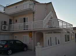 Azure Hvar Residence
