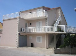 Azure Hvar Residence