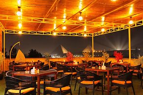 Hostalio Pyramid View Hotel