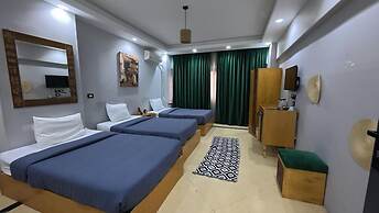 Hostalio Pyramid View Hotel