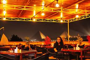 Hostalio Pyramid View Hotel