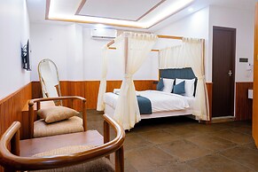 Emmanuel Residency