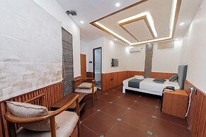 Emmanuel Residency