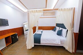 Emmanuel Residency