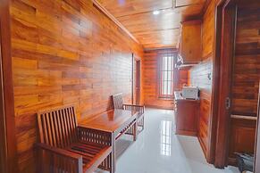 Phetchalern serviced apartment