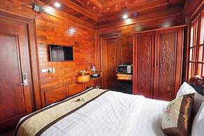 Phetchalern serviced apartment