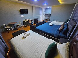 GrabSleepHotel Donmueang Airport