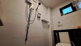 GrabSleepHotel Donmueang Airport