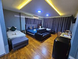 GrabSleepHotel Donmueang Airport