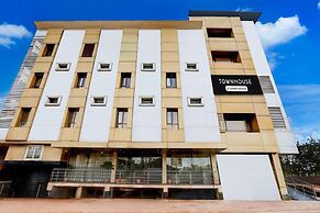 Cosy Stays at Durg Near Railway Station