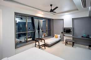 HOTEL OBERON