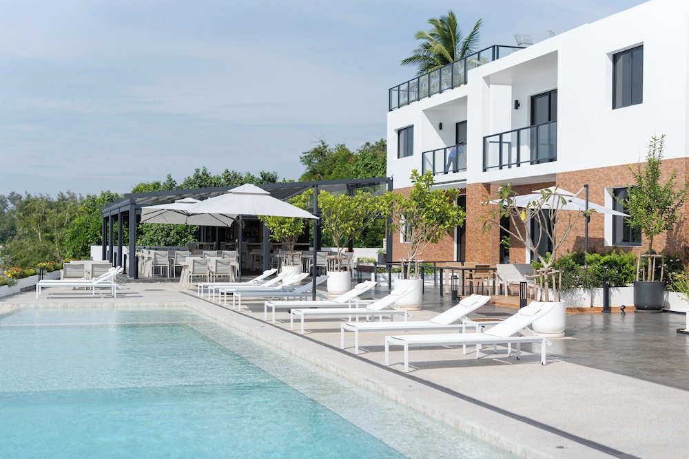 The Village Chumphon Hotel
