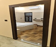 Hotel Hariom Paradise