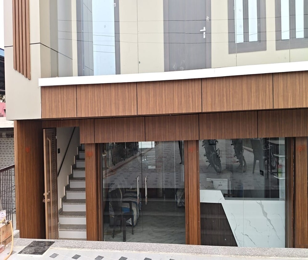 Hotel Hariom Paradise