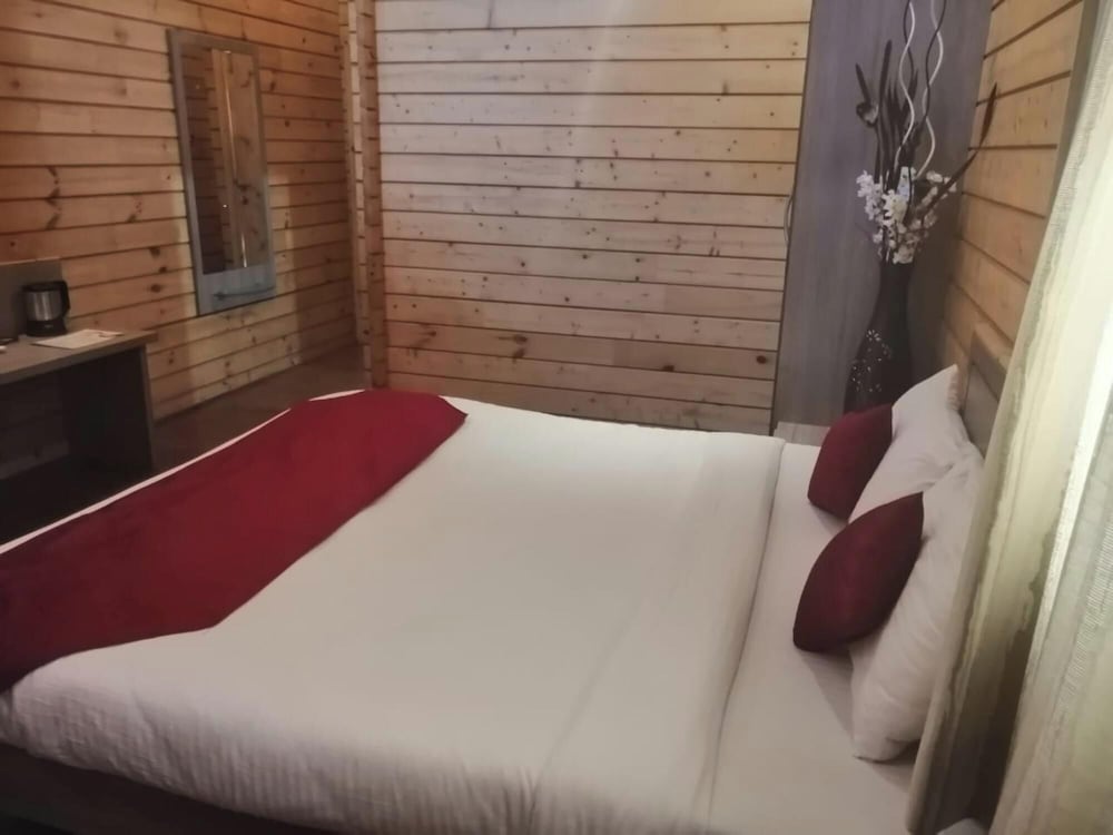 Sunbliss Pinewood Beach Resort