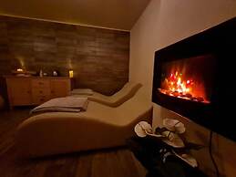Chalet Chapeau R. a R.