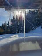 Chalet Chapeau R. a R.