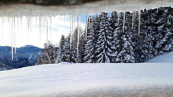Chalet Chapeau R. a R.