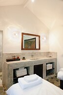 Staymaster Rohini 2BR Villa Jet Pool