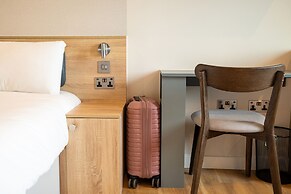StayCozy Studio Apartments in Acton